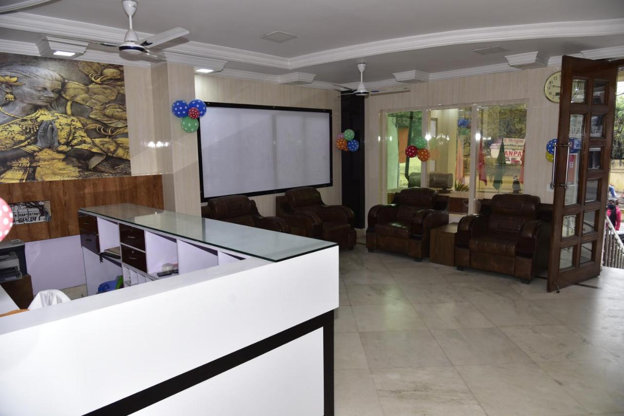 Hotel Royal Surya คยา ภายนอก รูปภาพ